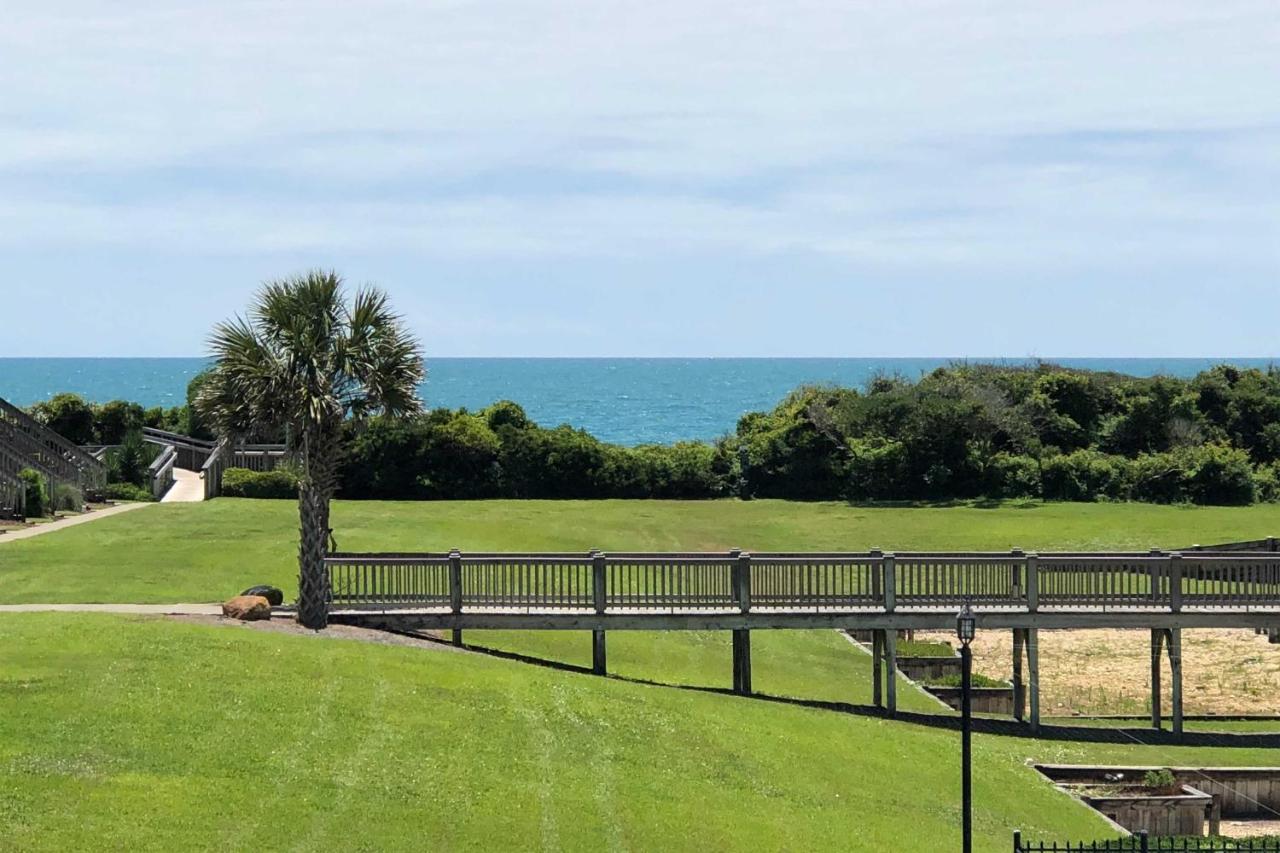 Bright Emerald Isle Condo With Private Beach Access! Bagian luar foto