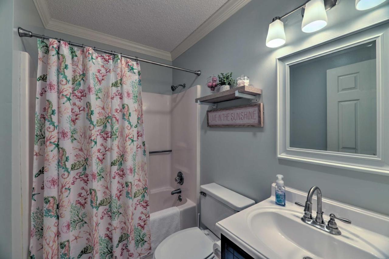 Bright Emerald Isle Condo With Private Beach Access! Bagian luar foto