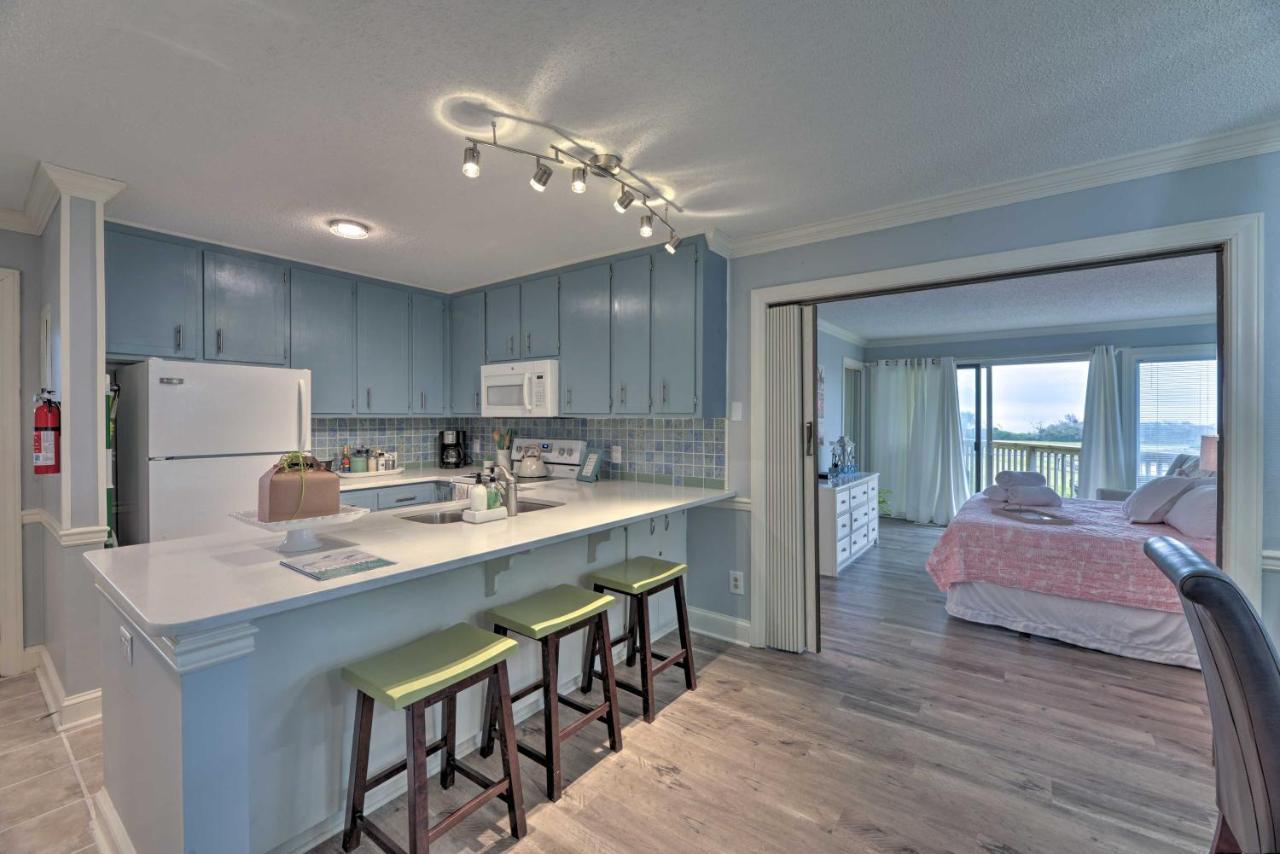 Bright Emerald Isle Condo With Private Beach Access! Bagian luar foto